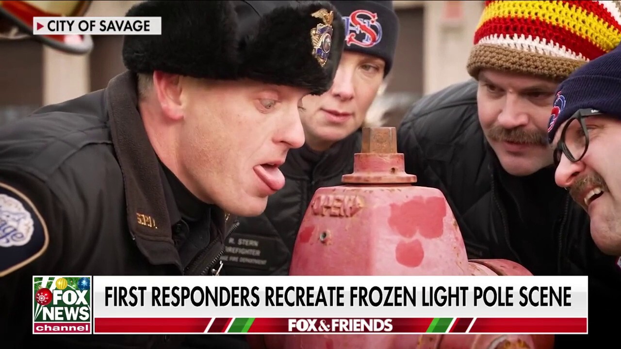 Minnesota Police Sergeant Eric Jech and Minnesota Assistant Fire Chief Chad Martin join 'Fox & Friends' to discuss their Christmas tradition.