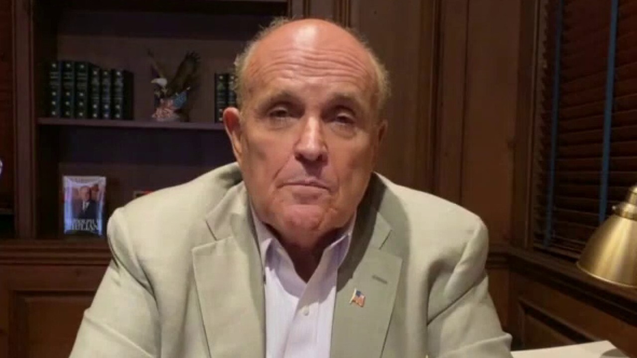 Giuliani: Liberal leaders ruining New York City	