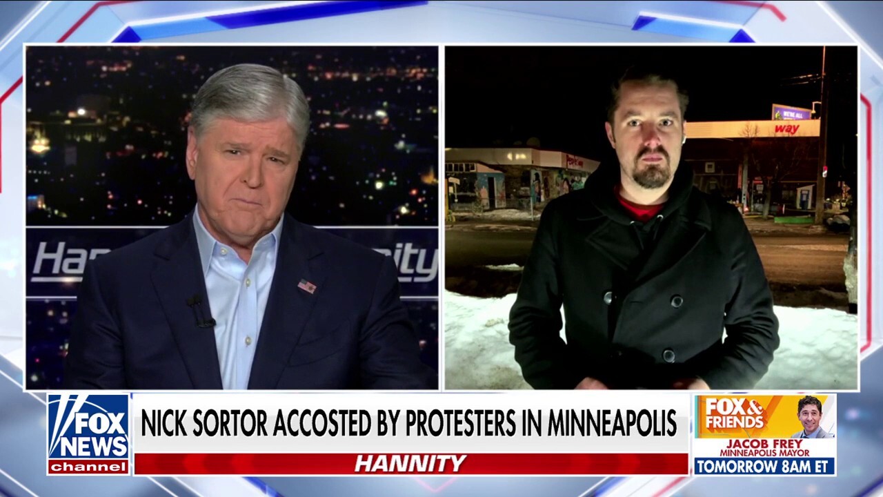Independent journalist Nick Sortor recounts his harrowing experience in Minneapolis, Minnesota where anti-I.C.E. protesters allegedly swarmed and attacked his car with frozen water bottles on 'Hannity.'