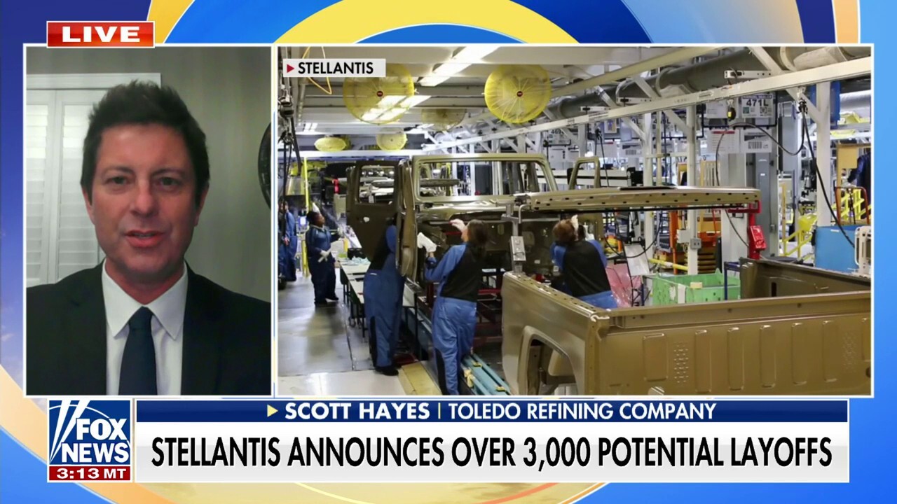 Scott Hayes, who represents Toledo Refining Company, discusses how 'failed' California policies have caused 'collateral damage' in the Midwest on 'FOX & Friends First.'