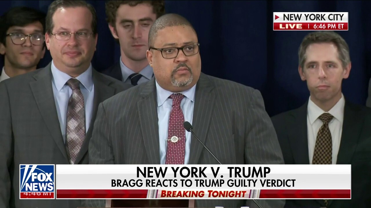 Браг рекламира прокуратурата, че „си свърши работата“ след присъдата на Тръмп: „Журито се изказа“