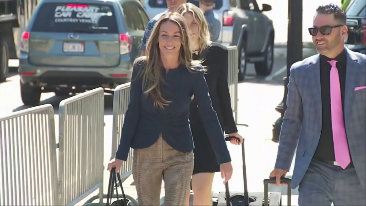 Karen Read arrives at courthouse for Week 4 of murder trial 