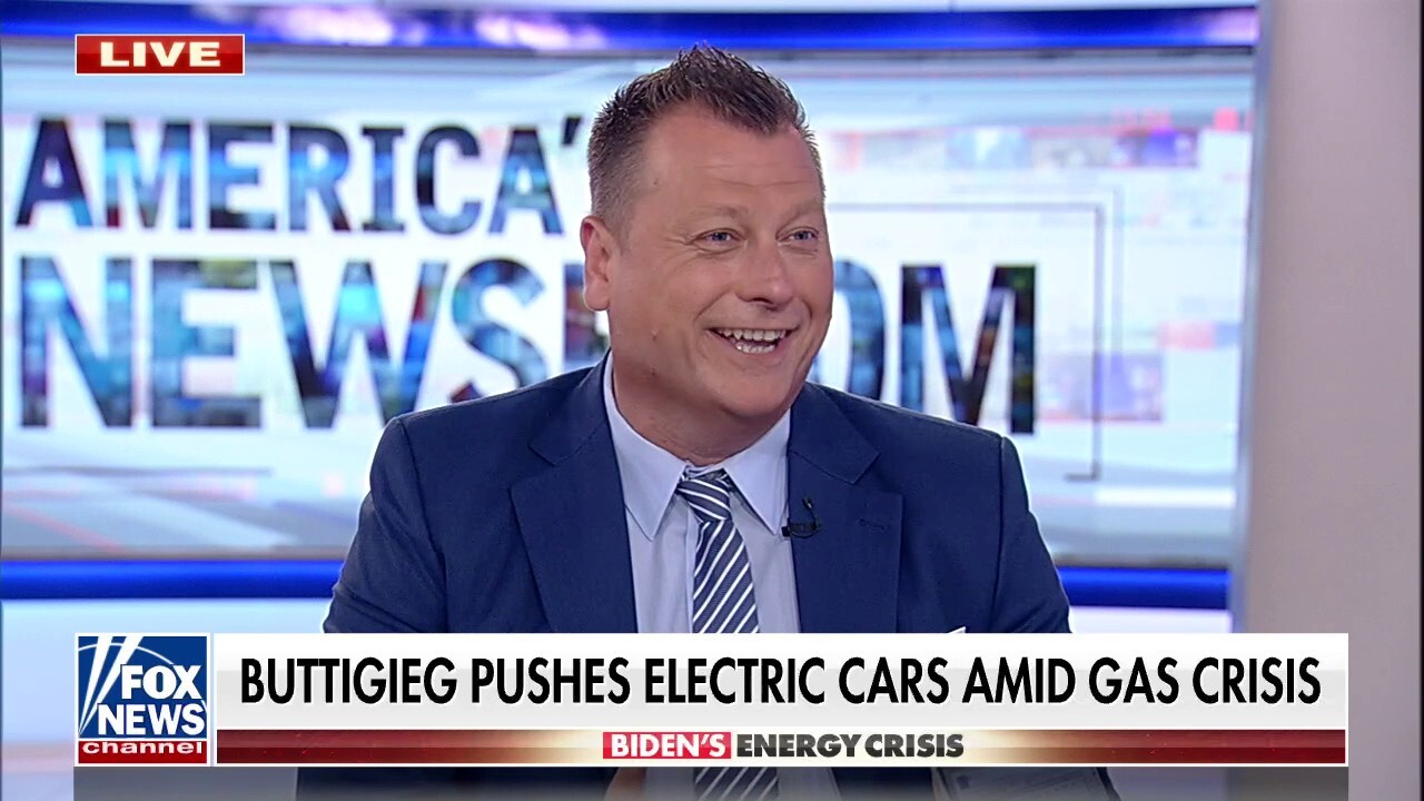 Jimmy Joins "America's Newsroom" To Discuss Buttigieg's Electric Car Push