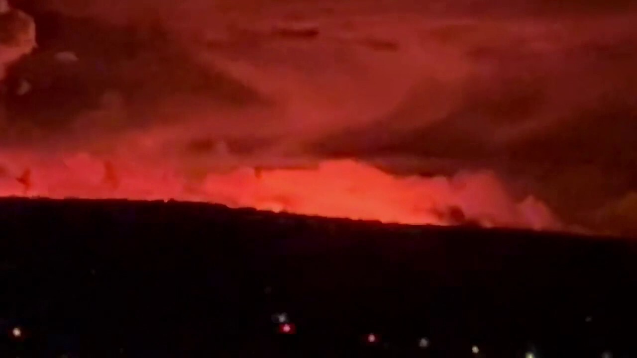 Mauna Loa eruption begins in Hawai‘i Volcanoes National Park