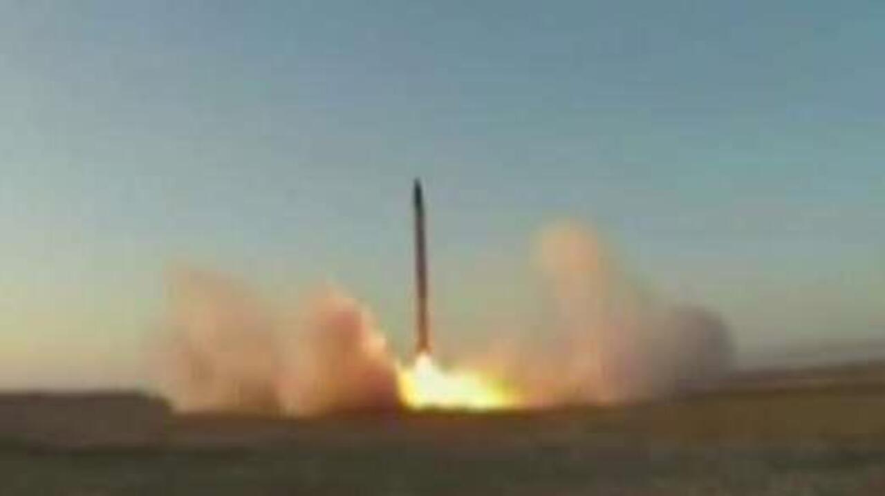 Iran tests new medium-range ballistic missile