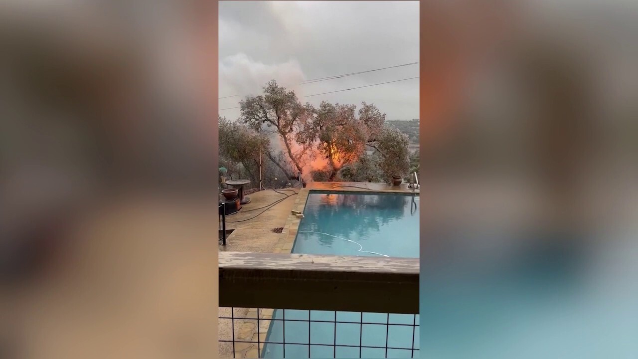 High voltage line blows in Canyon Lake, Texas