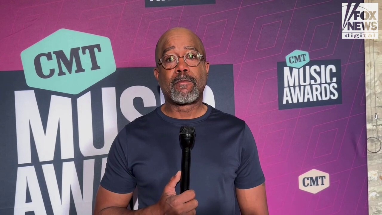 Darius Rucker discusses when he knew it was time to transition into country music