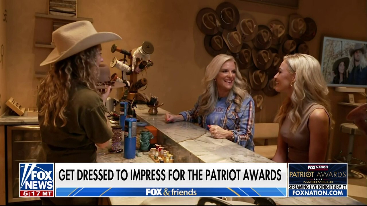 Janice Dean and Carley Shimkus go hat shopping in Nashville
