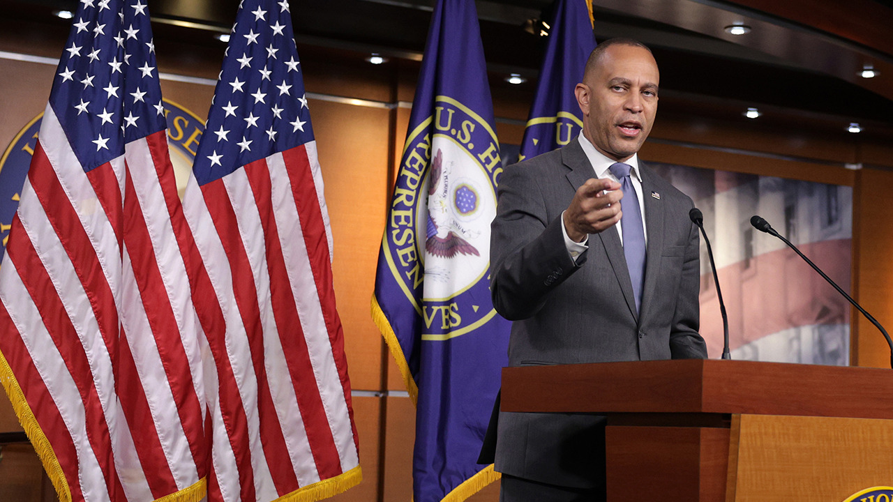 WATCH LIVE: Jeffries holds press conference amid anti-ICE unrest
