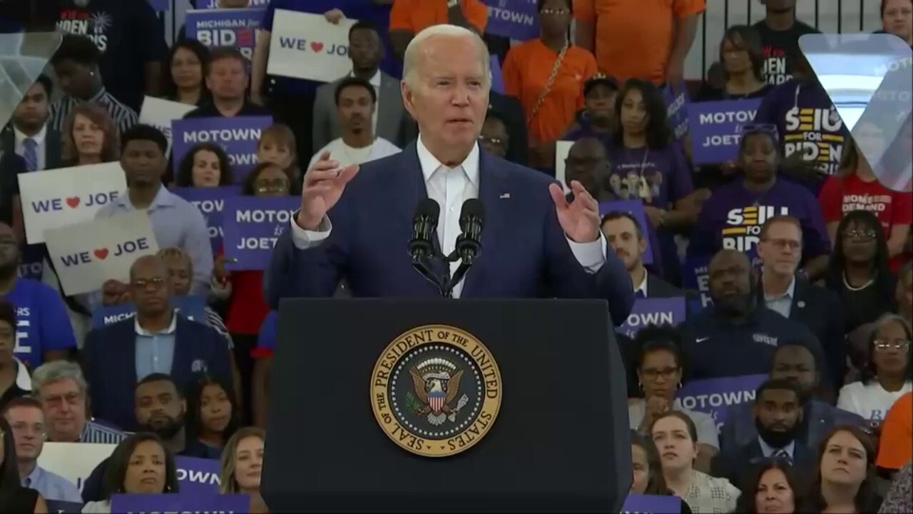 Biden calls out negative press coverage, Detroit crowd boos