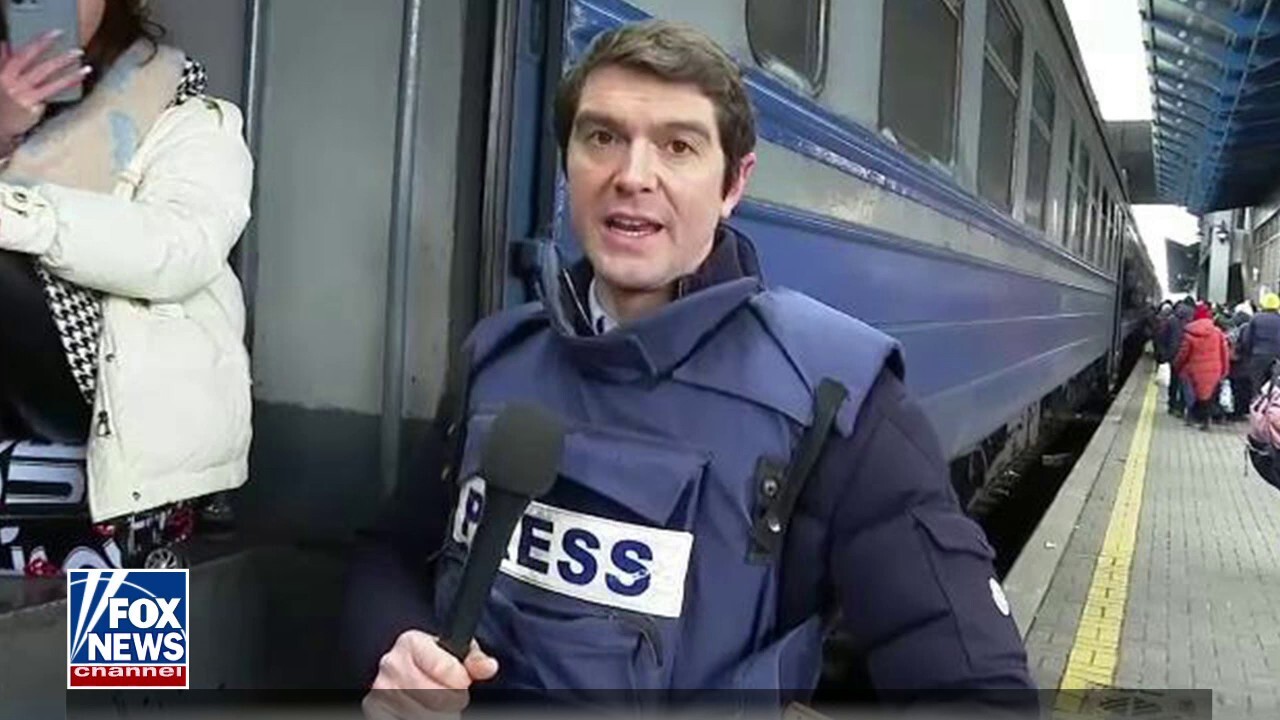 Fox News correspondent Benjamin Hall safely out of Ukraine after suffering serious injuries