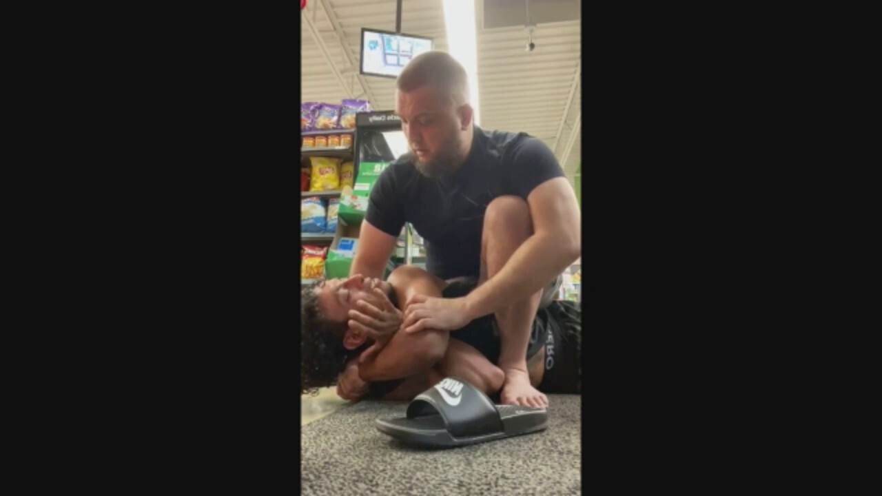 Chicago jiu jitsu instructor pins suspected thief in convenience store scuffle