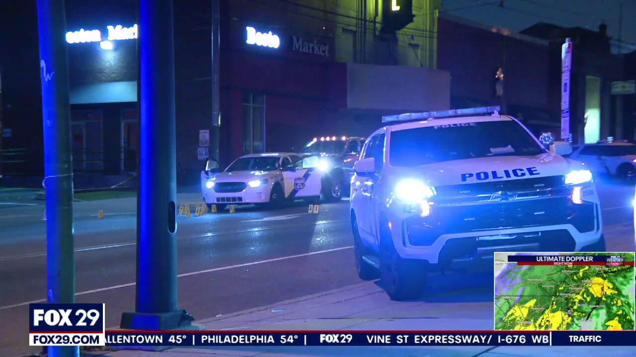 Двама полицаи от Филаделфия се възстановяват след като бяха простреляни