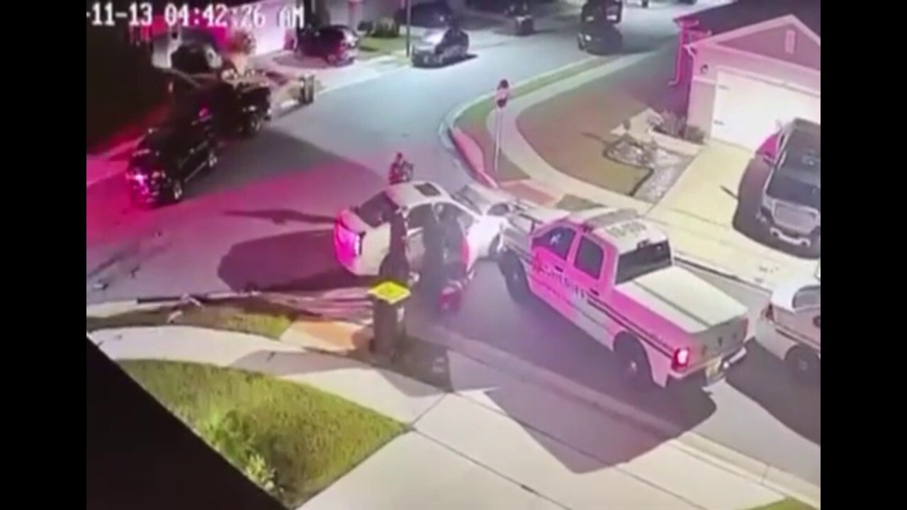 Florida deputies apprehend burglary suspects after high-speed caught on camera crash