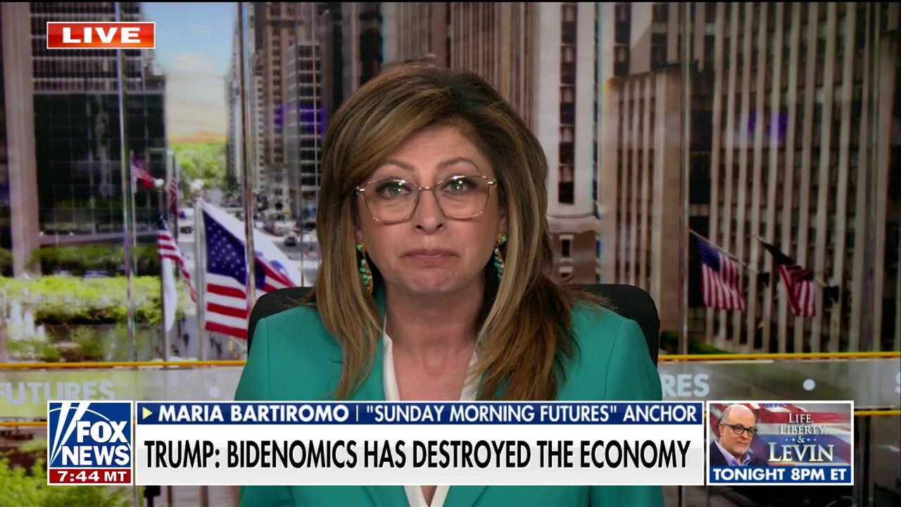 'Sunday Morning Futures' anchor Maria Bartiromo discusses Trump slamming Biden's economic agenda during a rally in New Jersey and previews upcoming economic data.