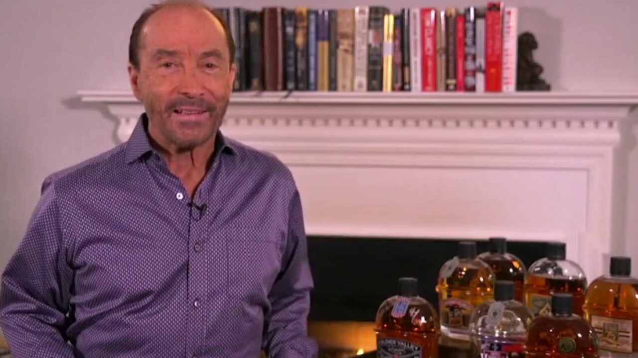 Lee Greenwood launches own whiskey to help veterans 