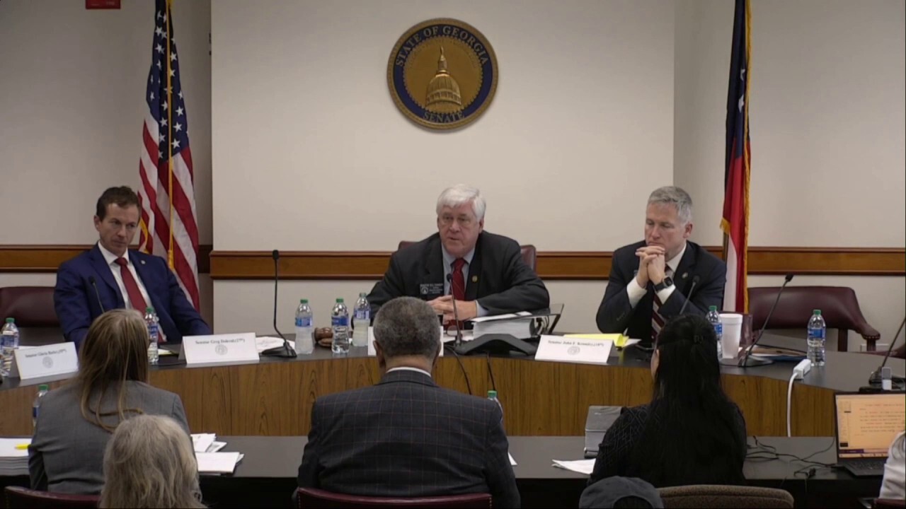 Законодателите в Джорджия изслушаха свидетелски показания в петък, които накараха