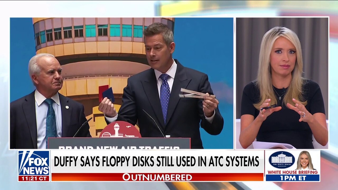Calls for bipartisan action to update air traffic control tech after another Newark outage