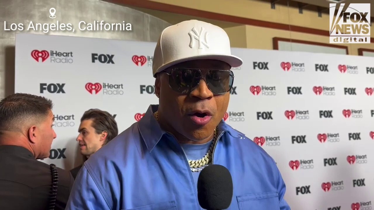 LL Cool J says Mariah Carey is a ‘multi-threat’ as she receives icon award