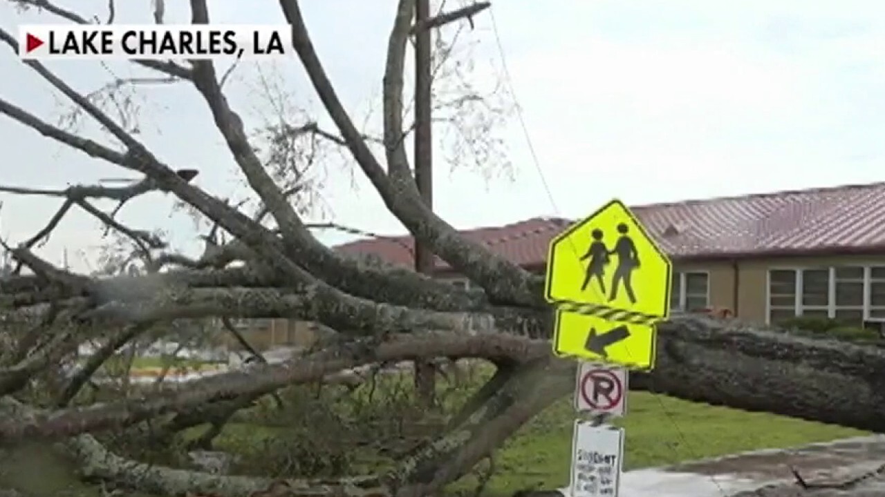 Cleanup begins after hurricane tears through Louisiana 