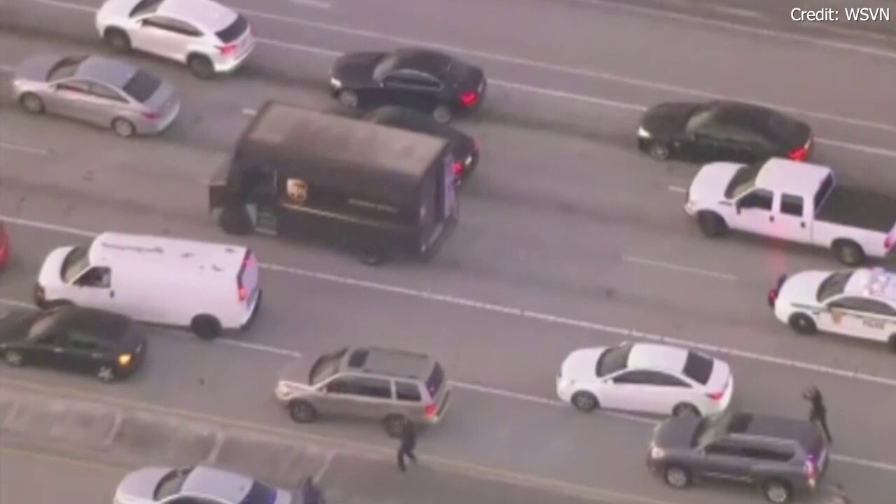 2019 Florida shootout between UPS truck hijackers, police officers caught on camera