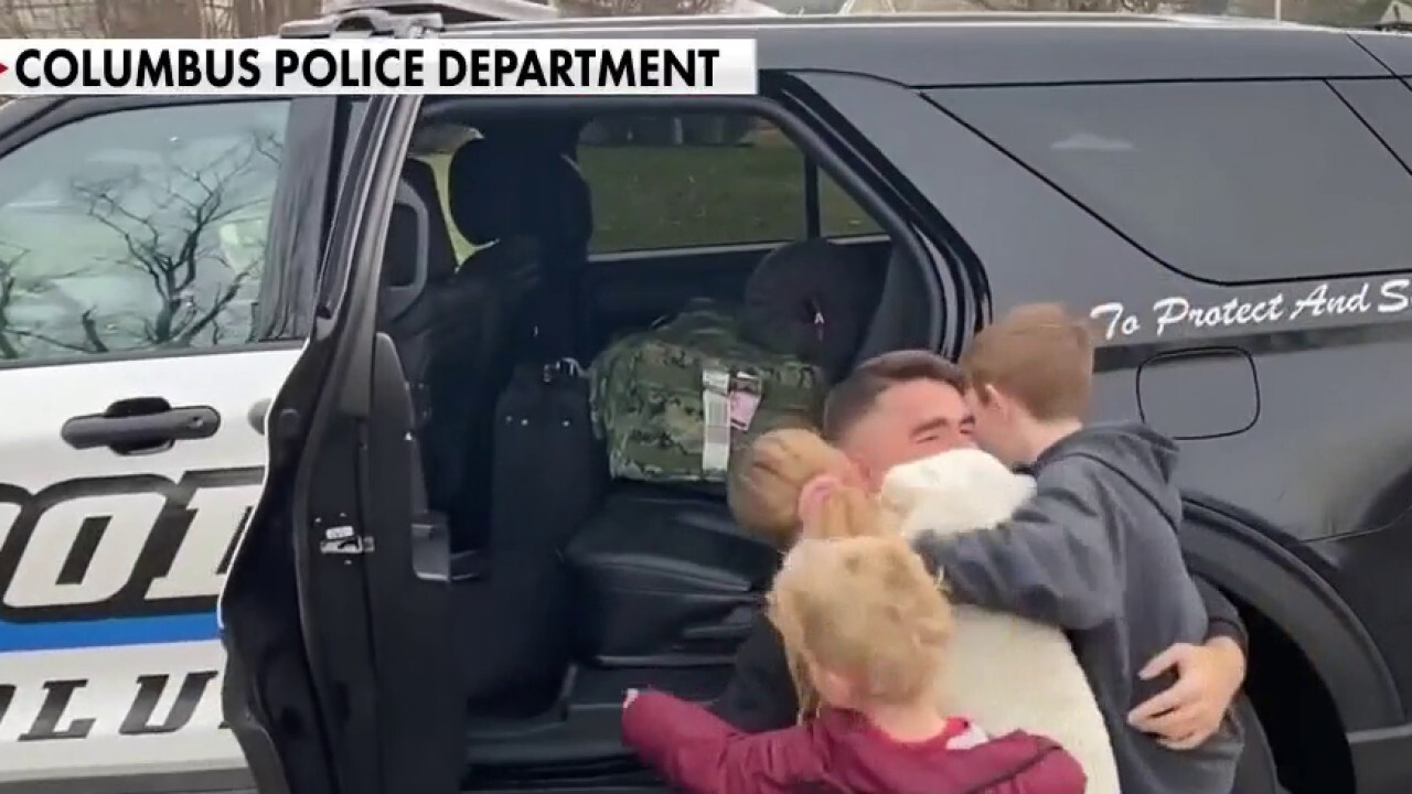 Police dept. in Indiana helps Navy father with homecoming surprise