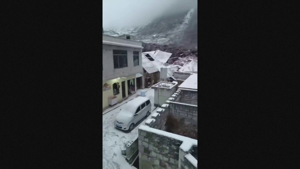Поне девет души загинаха в планински район на Китай в
