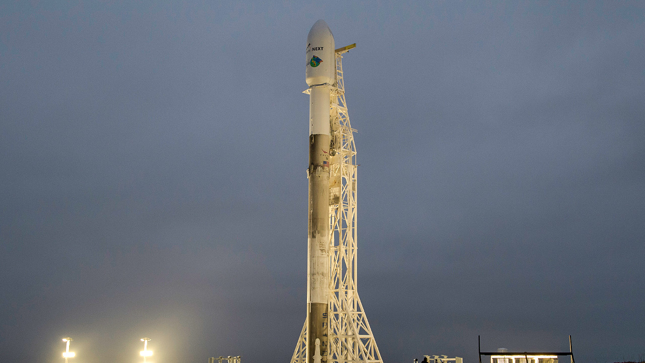  SpaceX Falcon 9 launches Starshield satellites for US government 