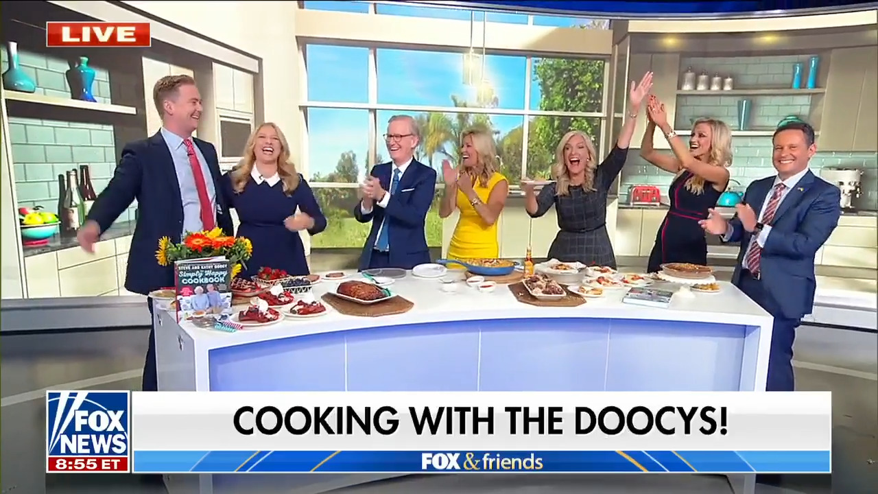 Peter Doocy And Wife Hillary Vaughn Make Special Announcement Fox 