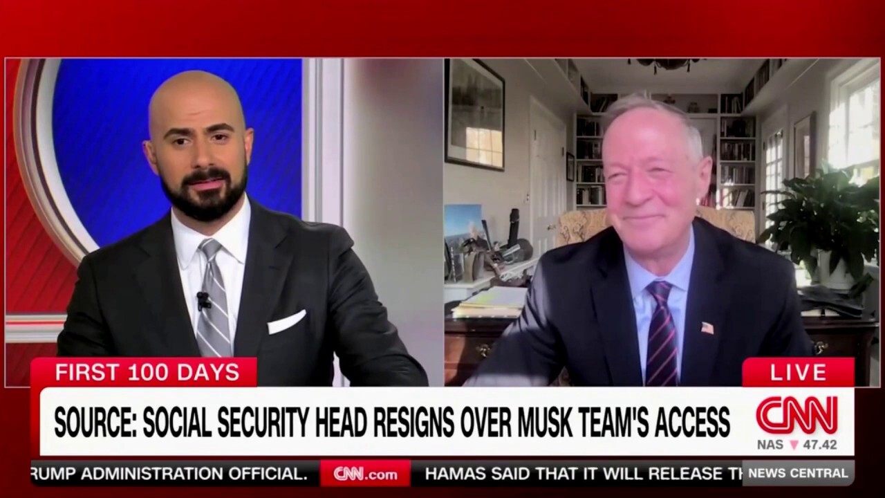 Ex-Social Security official laughs at CNN host's question about fraud