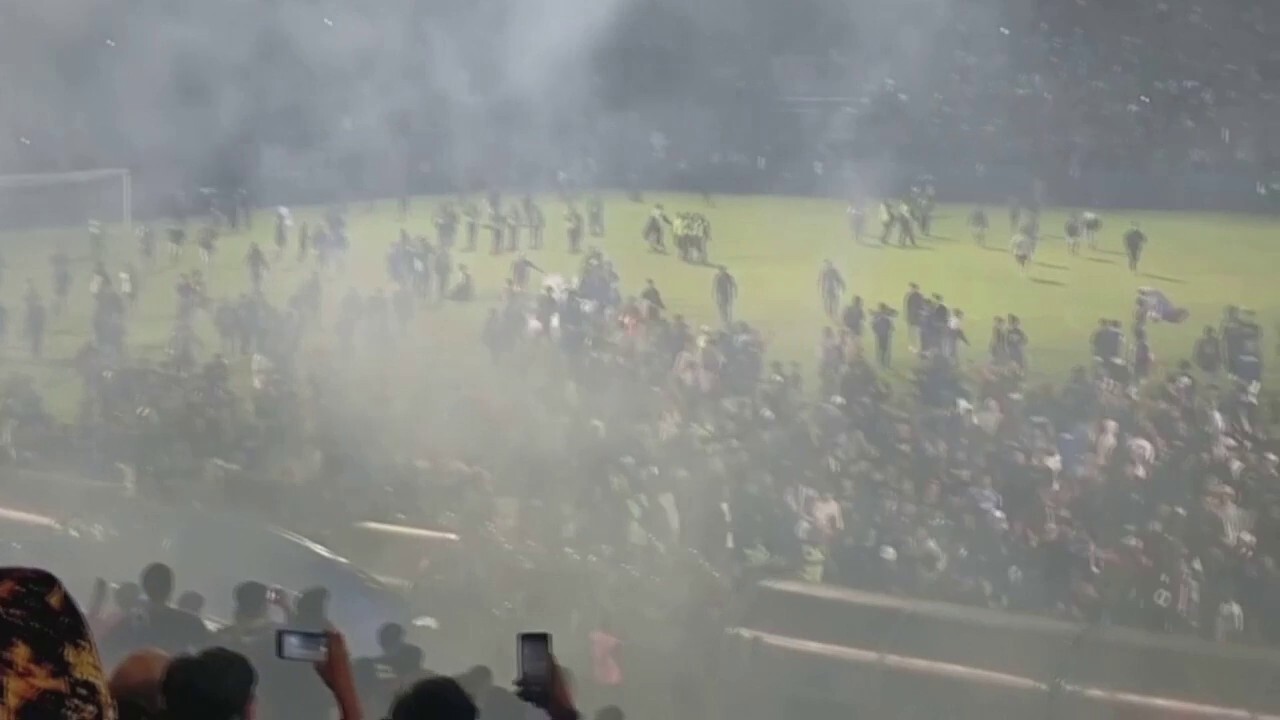 Indonesia soccer match stampede leaves 125 dead