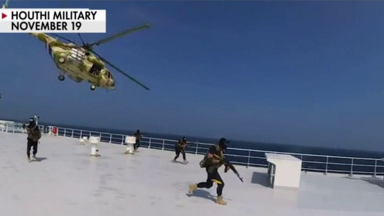 Атаките на хутите в Червено море „вероятно ще продължат“, казва американският флот