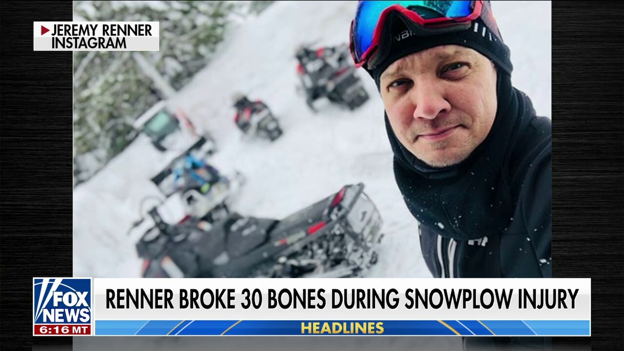 ExtraTV, It's an emotional new year's for Jeremy Renner, as he reflects on  one year since his near-deadly snow plow accident. He calls daughte
