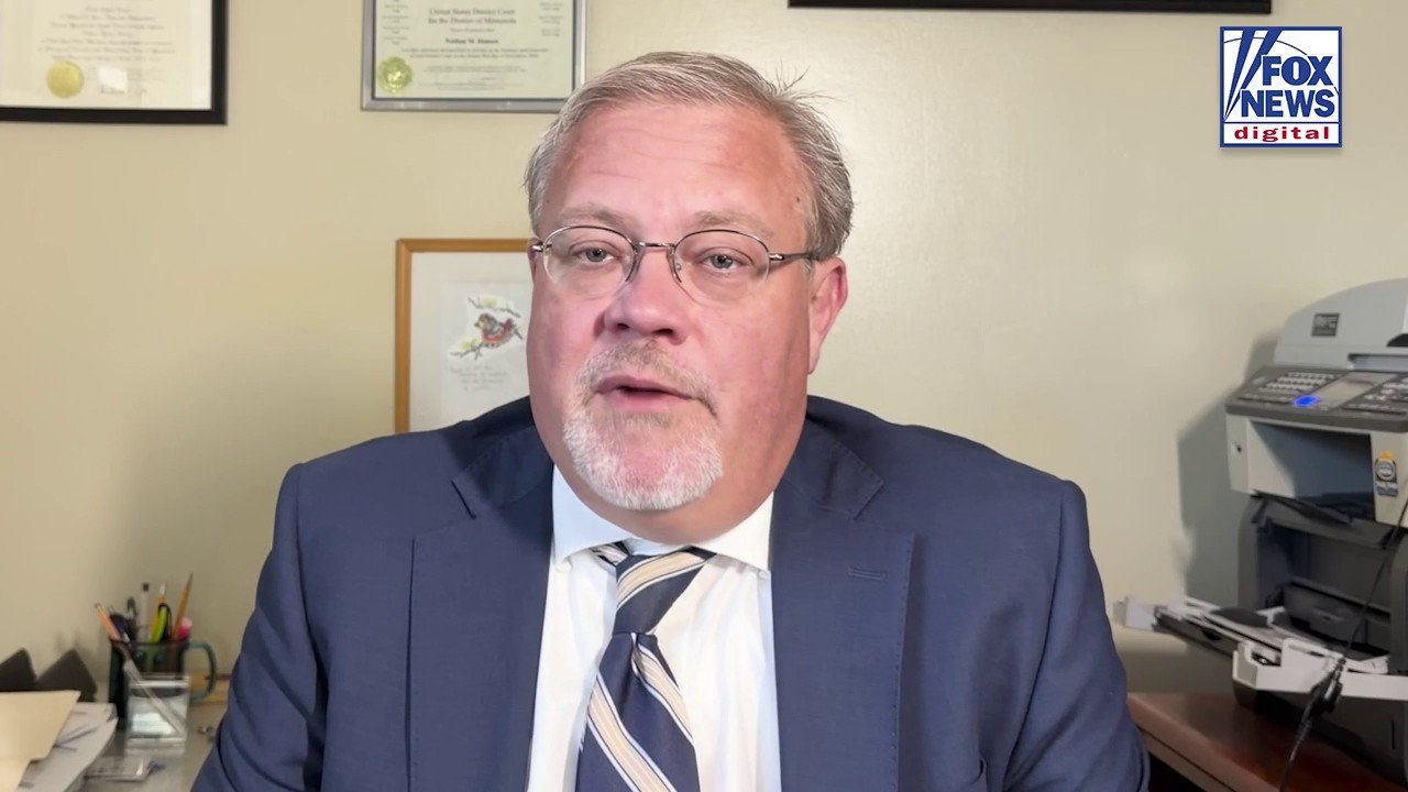 Former immigration judge breaks down possible Ilhan Omar denaturalization amid federal probe