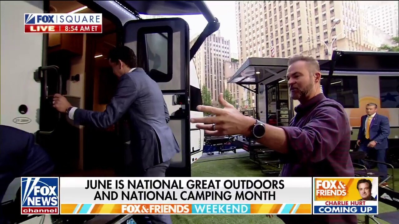 Auto expert Mike Caudill gives 'Fox & Friends Weekend' an inside look at some of the best RVs for the summer.