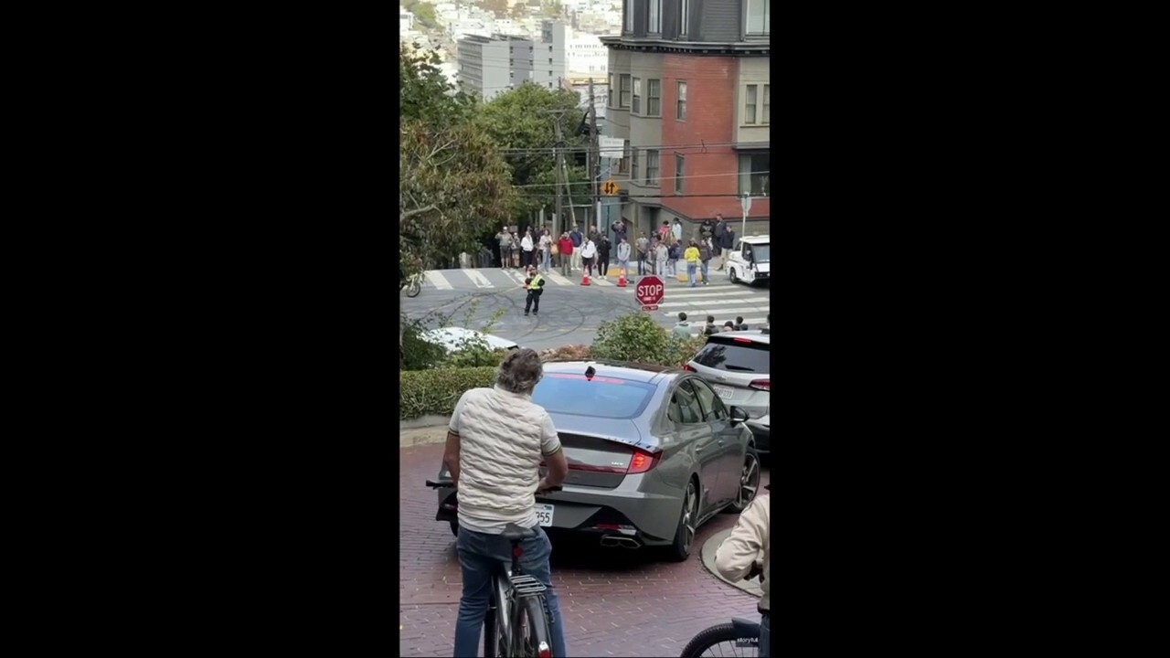 San Francisco motorcyclists caught doing circles around traffic officer