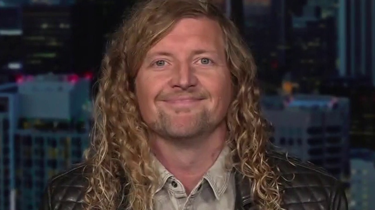 Christian artist Sean Feucht stands up for the right to worship 