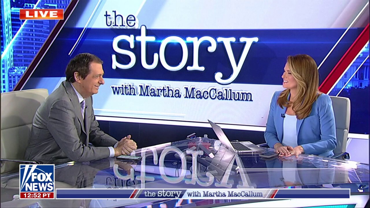 ‘MediaBuzz’ host Howard Kurtz discusses how Minnesota Gov. Tim Walz and Vice President Kamala Harris are attempting to vie for male voters on ‘The Story.’