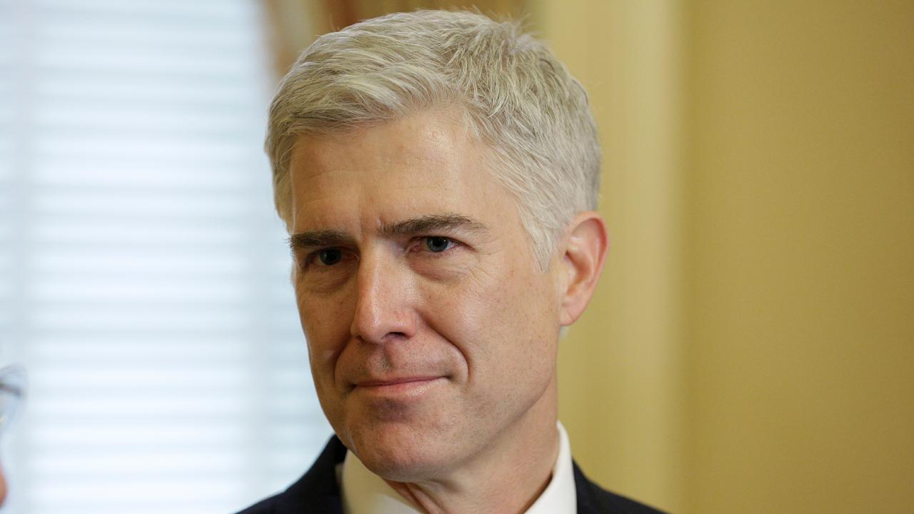 Senate committee votes on Gorsuch nomination 