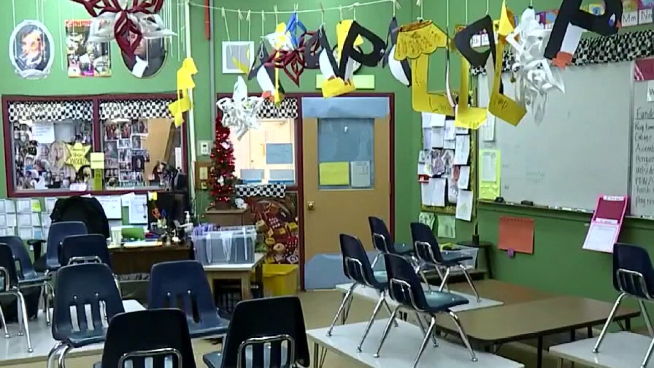 Chicago teachers battle school district over order to return to work