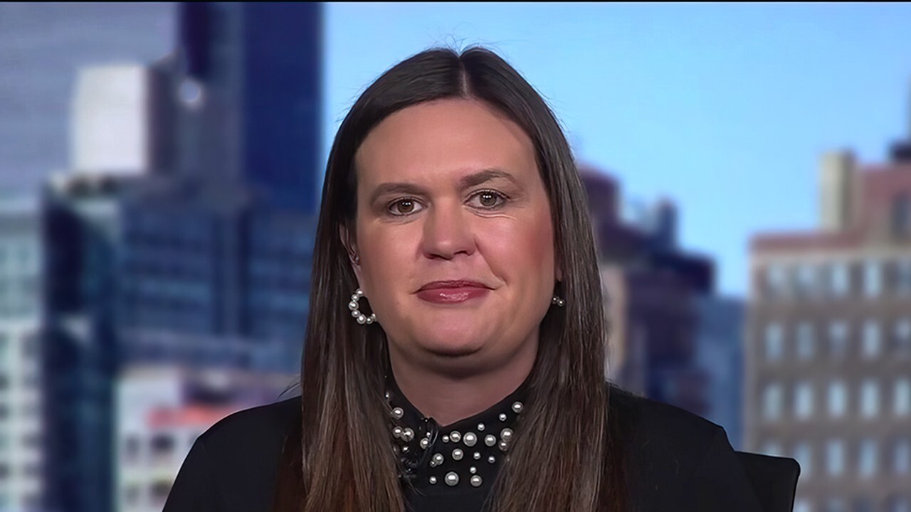 Sarah Sanders predicts ‘red wave’ in November, hopes to be first female Arkansas governor