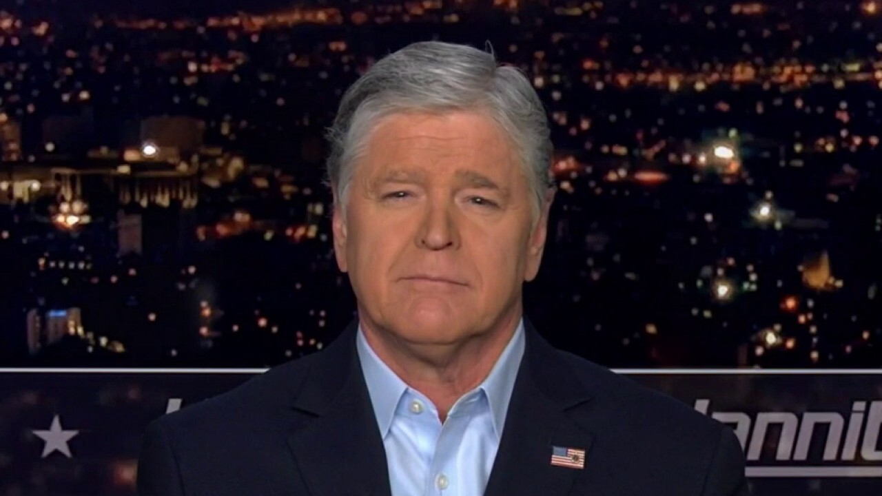 Fox News host Sean Hannity gives his take on President Biden’s declining mental acuity on ‘Hannity.’