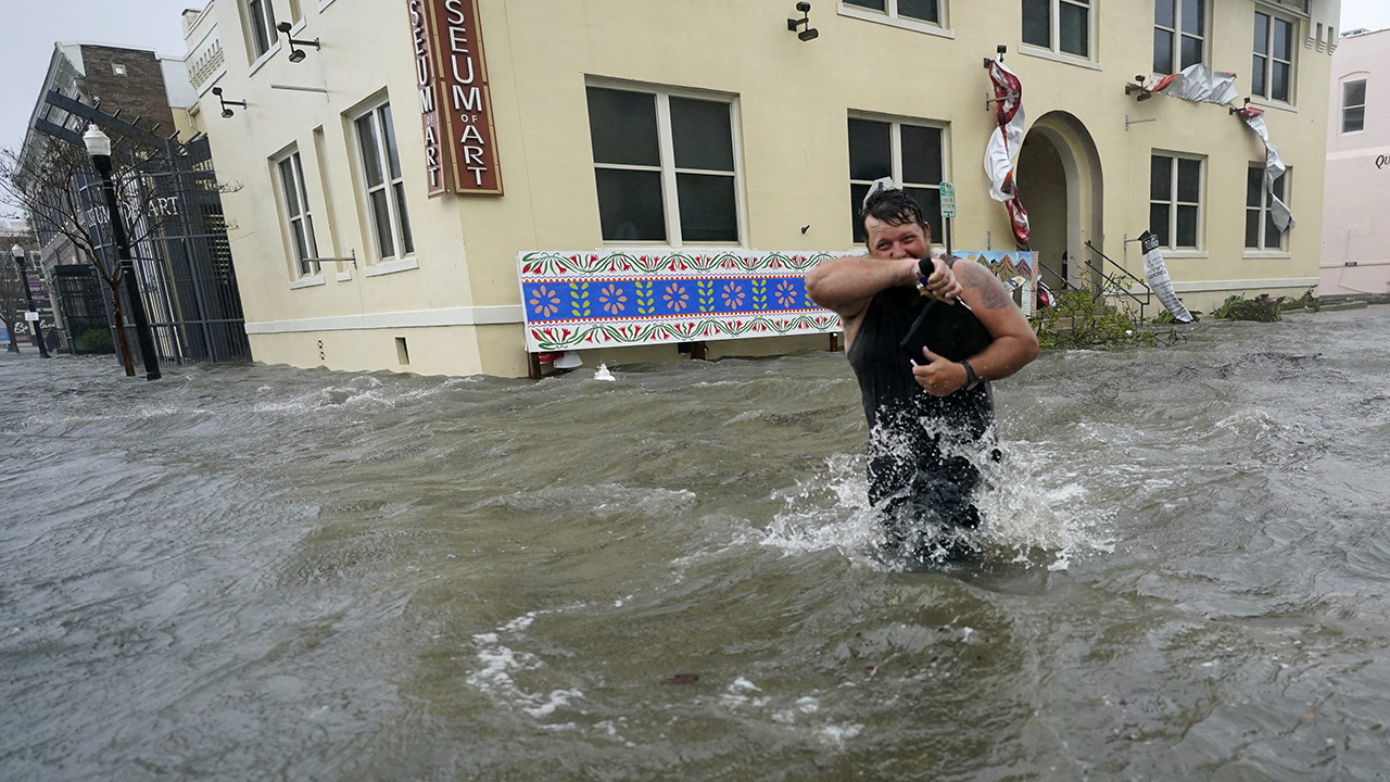 Strong winds cause destruction as Hurricane Sally moves across Gulf states