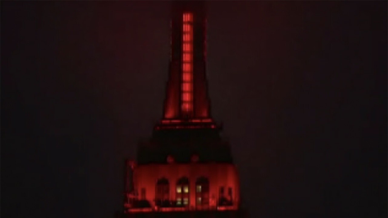 Empire State Building lights up to honor COVID-19 emergency workers