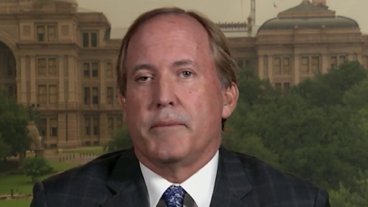 Ken Paxton on leading group of lawyers as Trump team braces for potential legal fight over election results 
