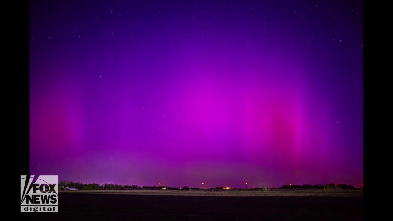 Stunning Aurora lights shimmer across northeastern Iowa