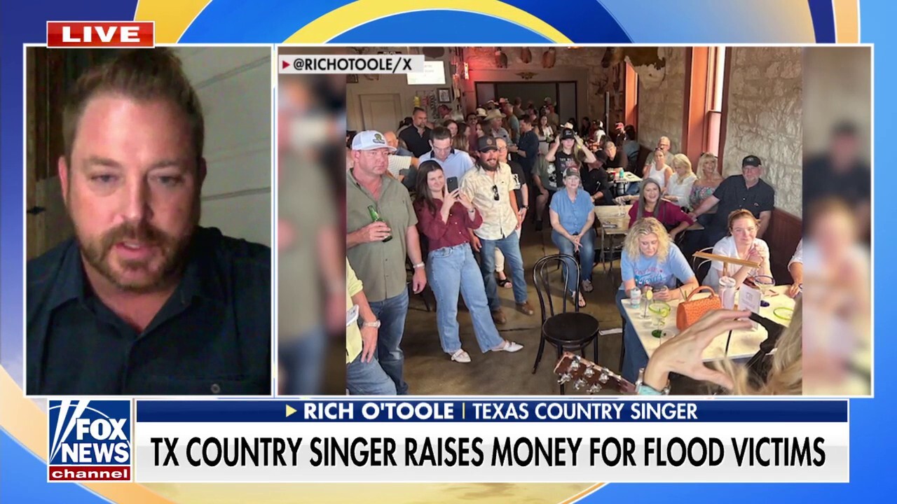 Texas country singer raises money for victims of devastating flash flooding