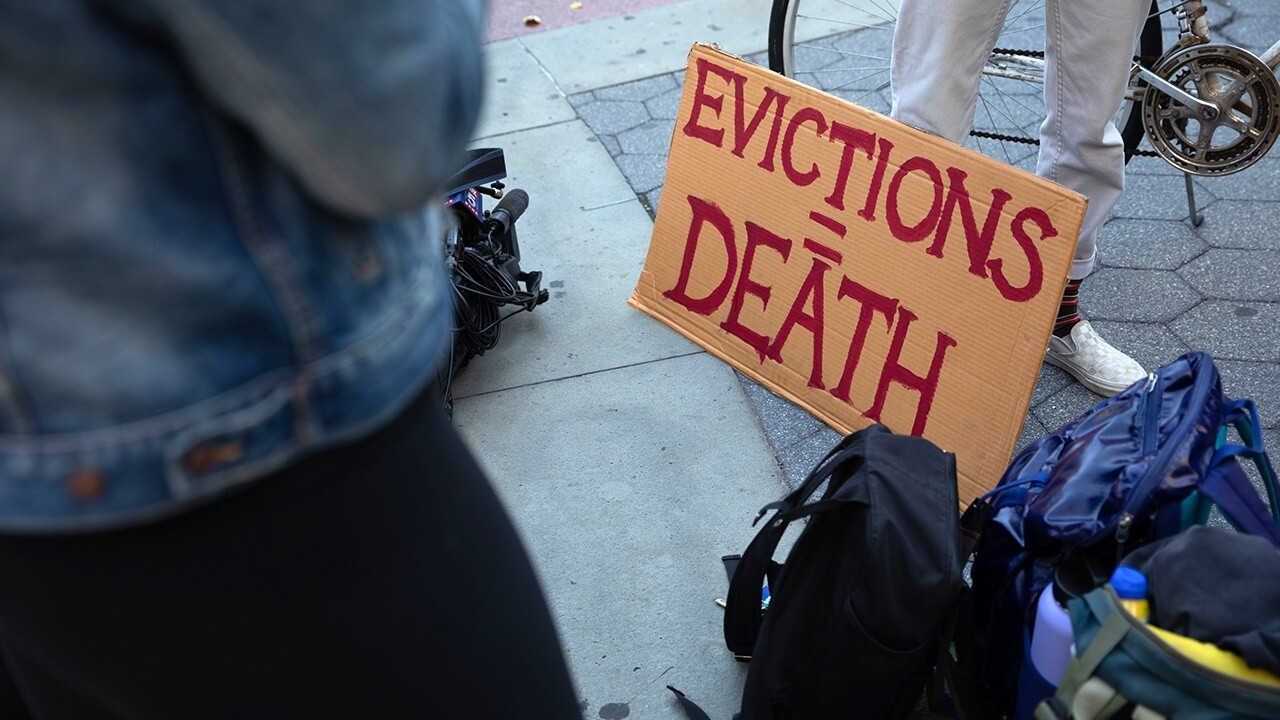 NY extends eviction moratorium as more than 700K households fall behind on rent