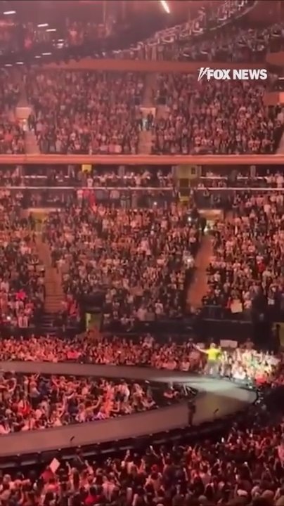 Harry Styles' mom gets birthday surprise at Madison Square Garden