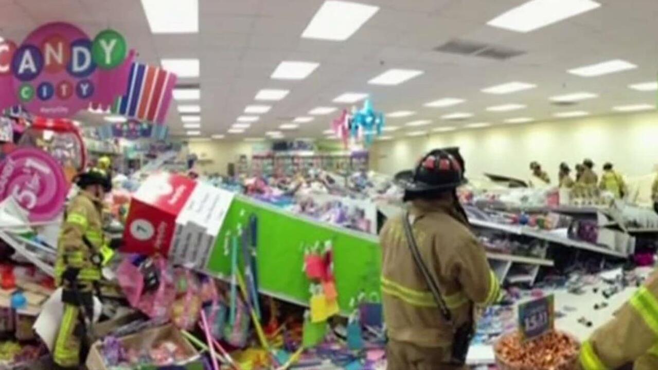 3 injured after aisles collapse in Florida store